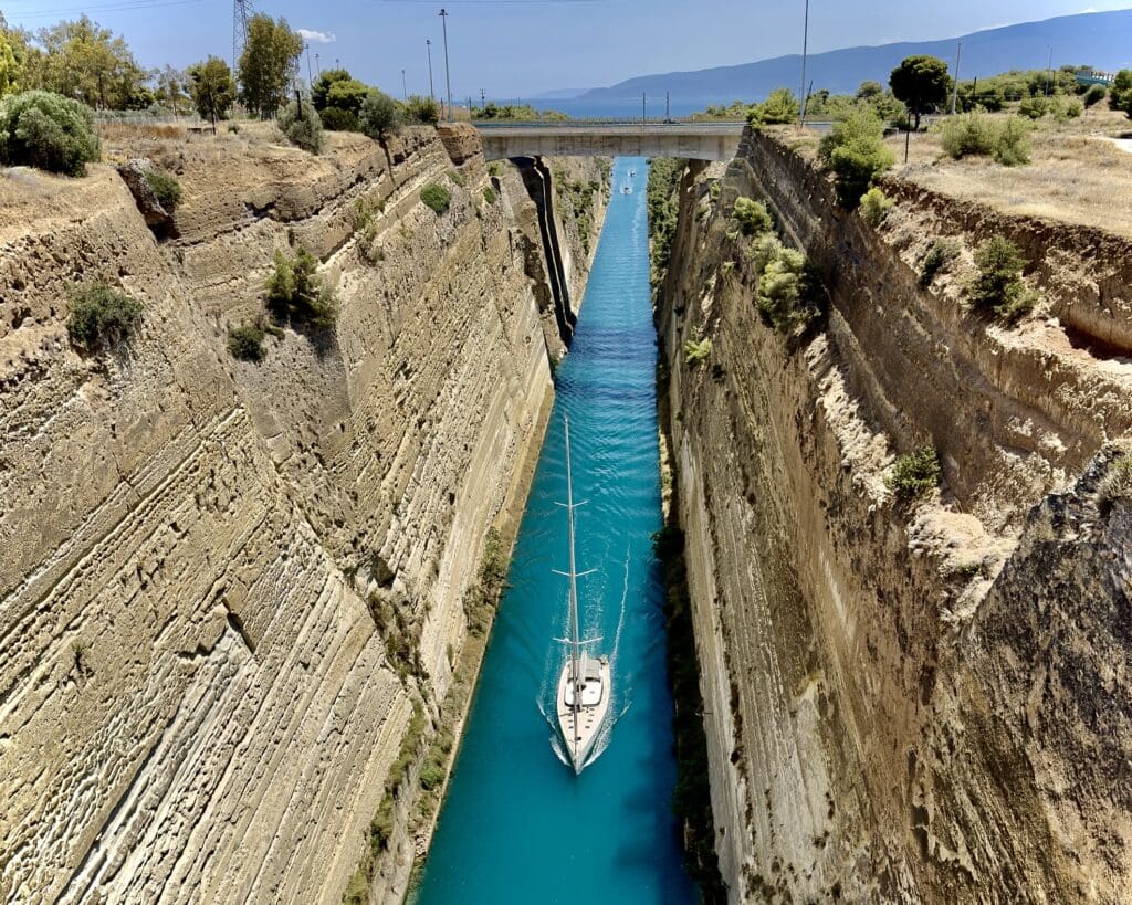 Boat passing throught Corinth Canal