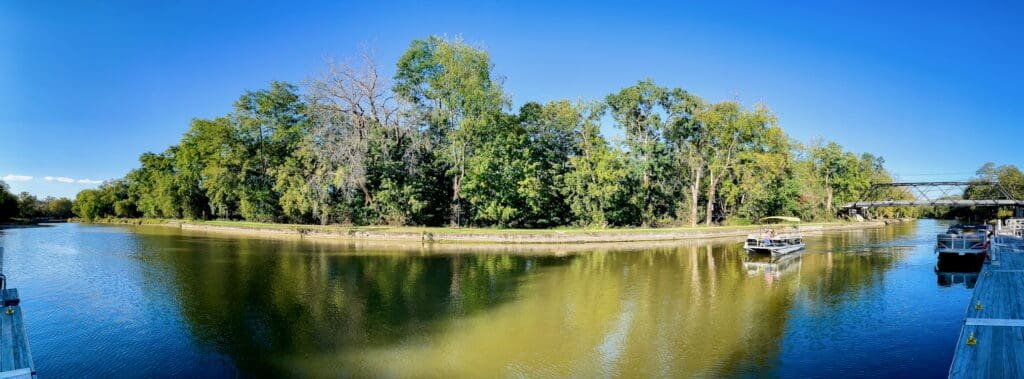 Boating on the Erie Canal at Pittsford, New York © Spotlight Sojourns
