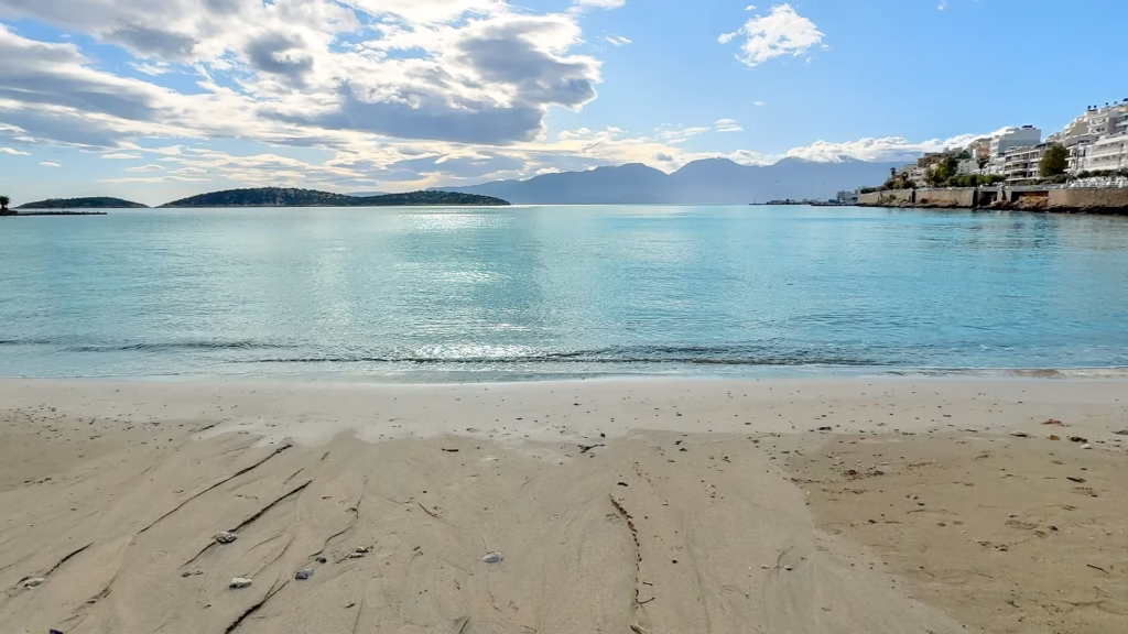 City beach in Agios Nikolaos city center