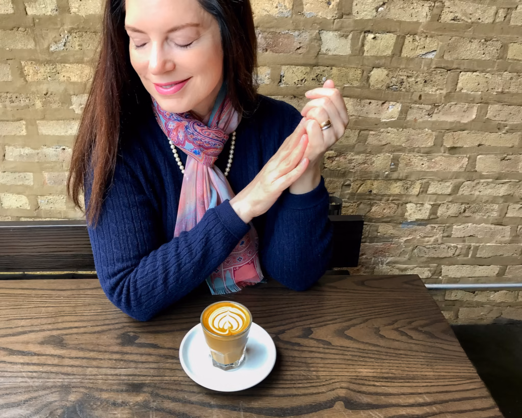 Ipsento 606 is one of the most unique neighborhood coffee shops with a park and mural 