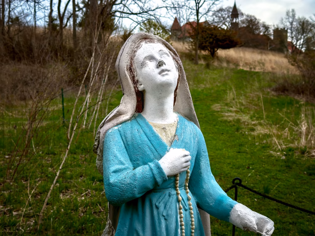 Stella Preserve statue near the grotto