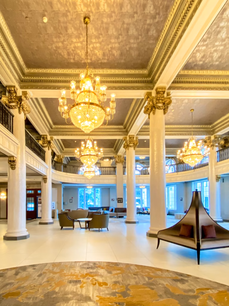 DoubleeTree lobby