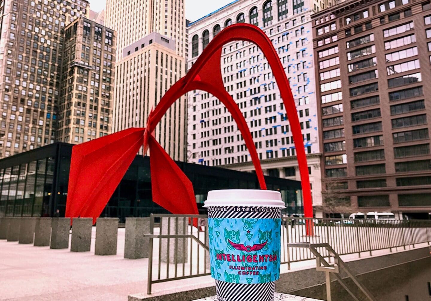 Chicago_Intelligentsia Coffee and Calder sculpture © Spotlight Sojourns