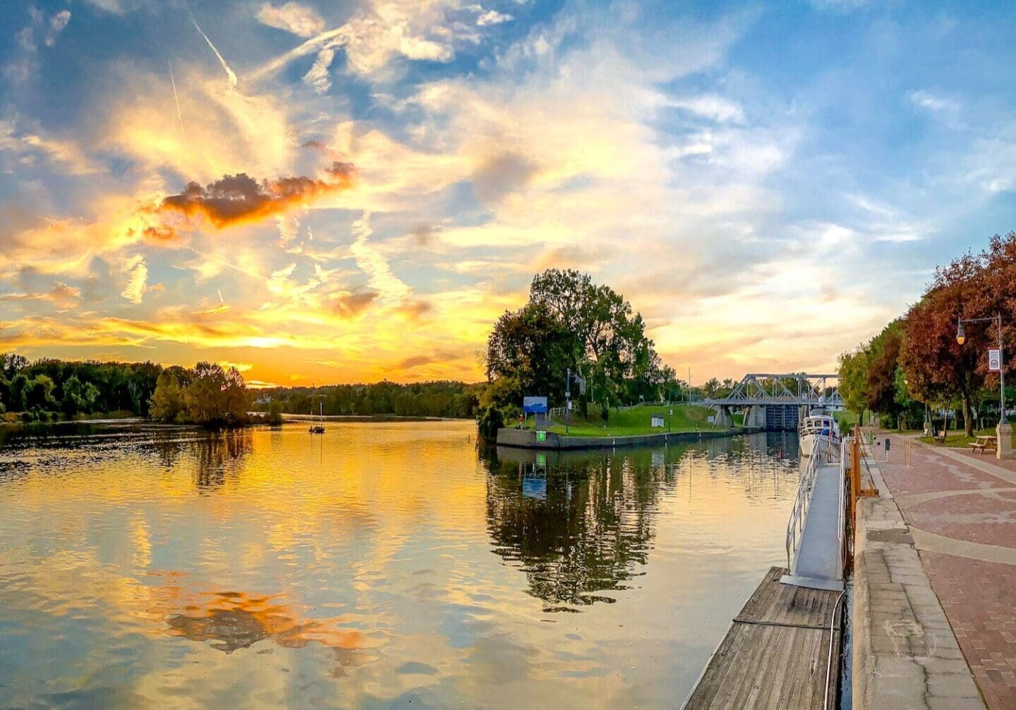 Erie Canalway Waterford New York | Mohawk-River Lock E2 © Spotlight Sojourns
